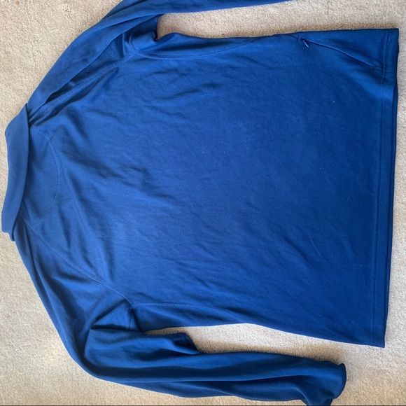 Lightweight North Face Pullover - Picture 6 of 6